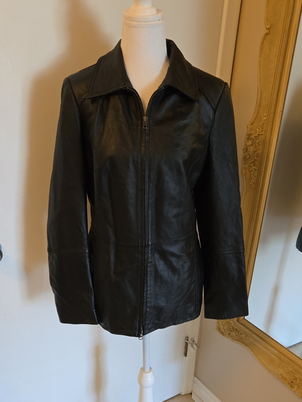 Danier Black Leather Jacket XS - Picture 2 of 11
